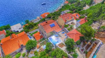 3-Bedroom Apartment with Private Pool in Babino Polje