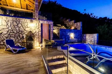 3-Bedroom Apartment with Private Pool in Babino Polje