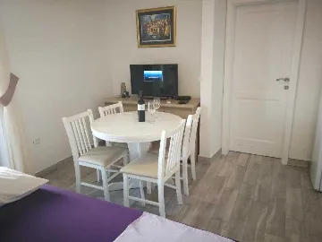 Apartment with Private Jacuzzi in Babino Polje