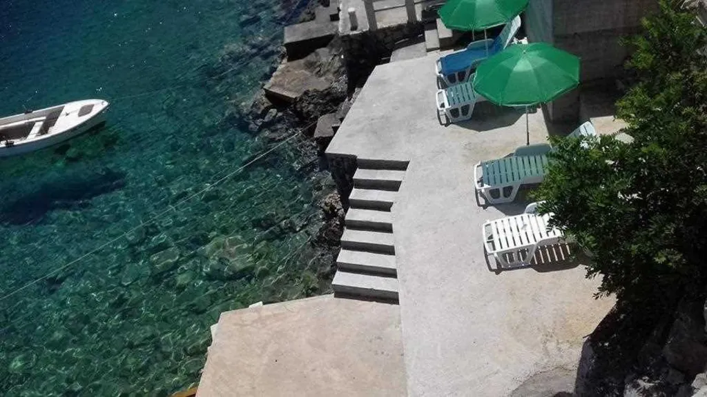 Babino Polje Apartment with Balcony for 4 Guests