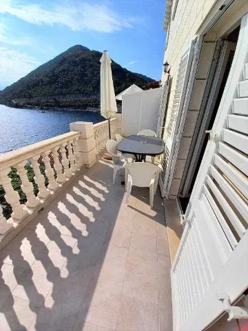 Babino Polje Apartment with Balcony for 4 Guests