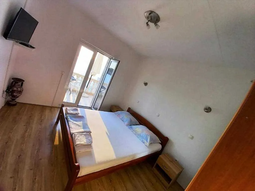 Apartment for 2 Guests in Babino Polje
