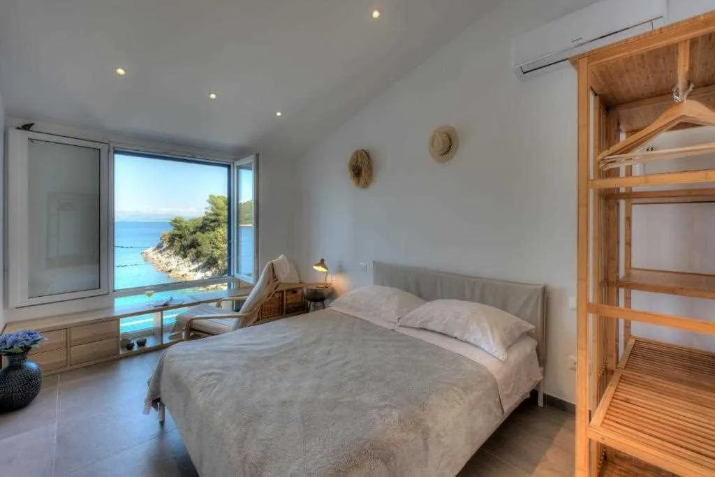 Two-Bedroom Beach House in Babino Polje