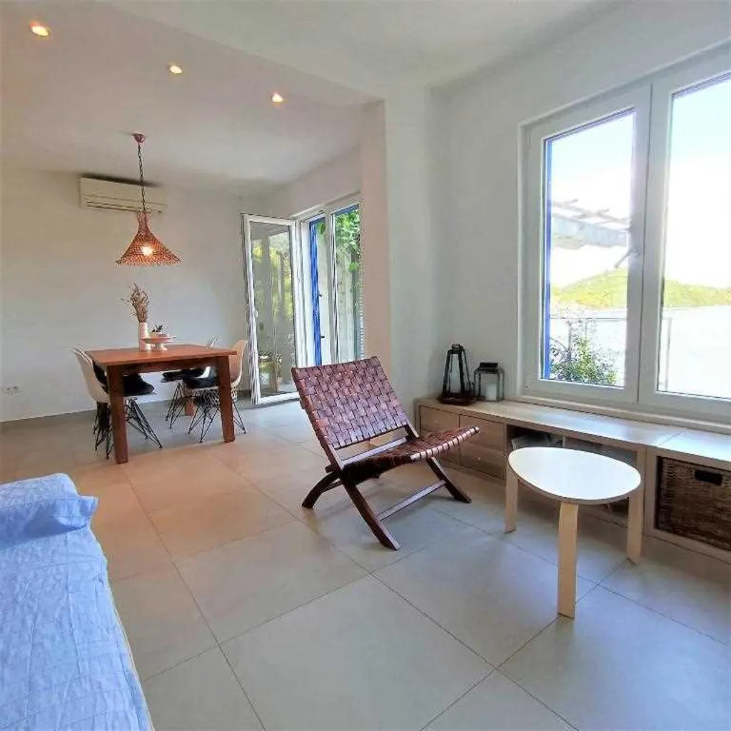 Two-Bedroom Beach House in Babino Polje