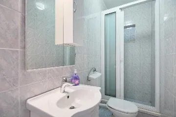 2-Bedroom Apartment with Sea-View Balcony in Prožura