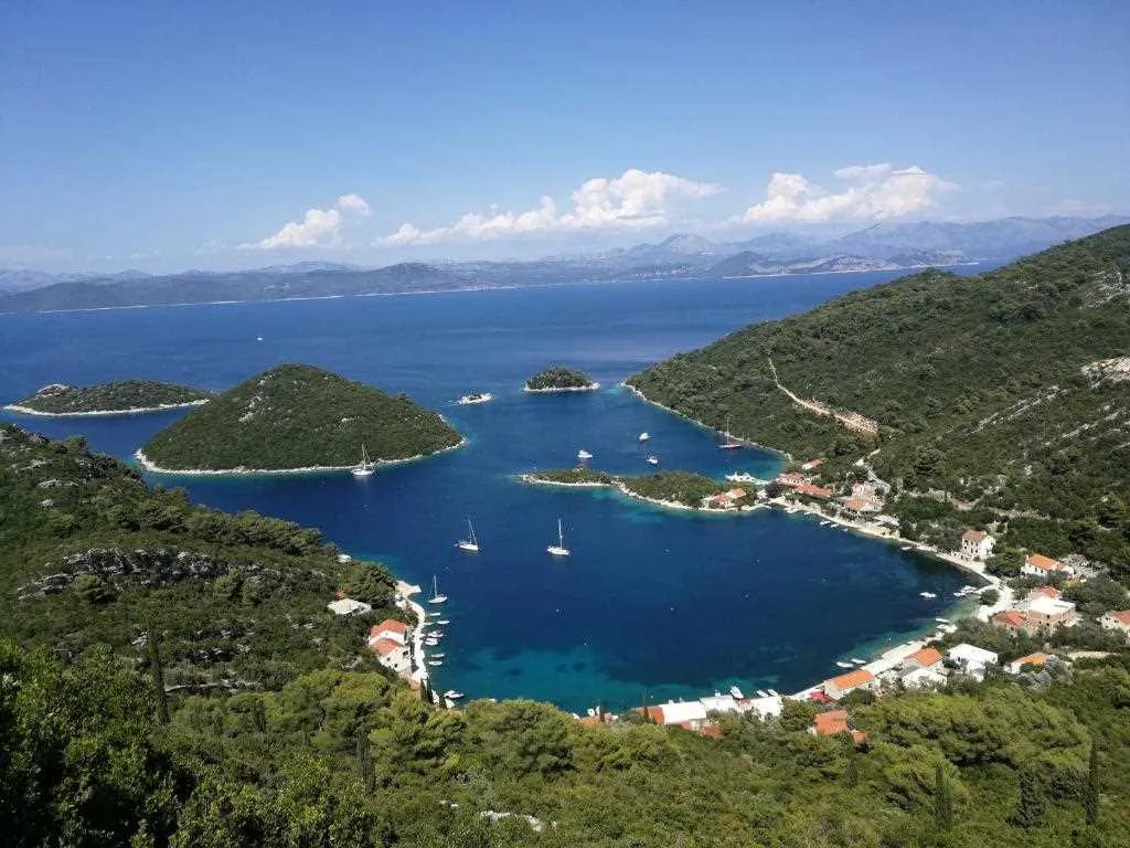 2-Bedroom Apartment with Sea-View Balcony in Prožura