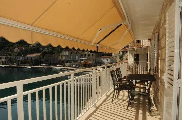 2-Bedroom Apartment with Sea-View Balcony in Prožura