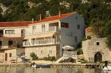 2-Bedroom Apartment with Sea-View Balcony in Prožura