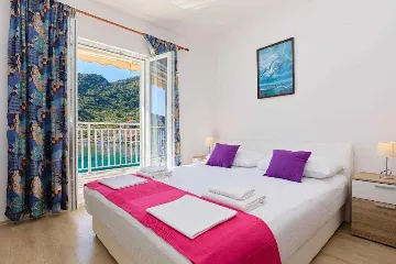 2-Bedroom Apartment with Sea-View Balcony in Prožura