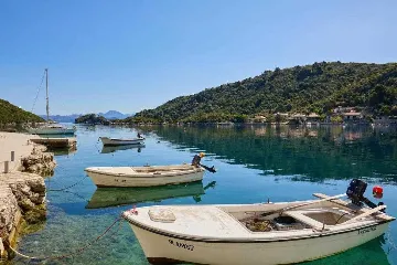 2-Bedroom Apartment with Sea-View Balcony in Prožura