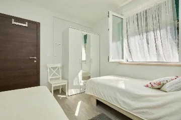 Apartment in Prožura with Sea-View Balcony