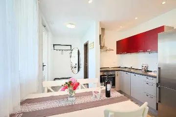 Apartment in Prožura with Sea-View Balcony