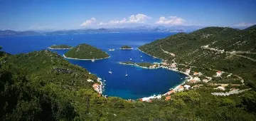 Apartment in Prožura with Sea-View Balcony