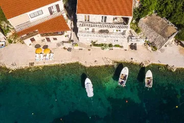 3-Bedroom Apartment in Prožura with Sea-View Balcony