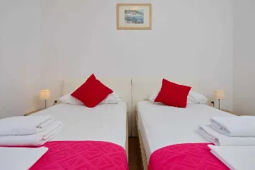 3-Bedroom Apartment in Prožura with Sea-View Balcony