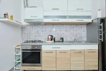 3-Bedroom Apartment in Prožura with Sea-View Balcony