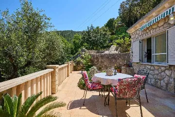 Prožura Duplex Apartment with Sea-View Balcony