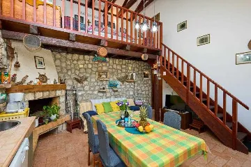 Prožura Duplex Apartment with Sea-View Balcony