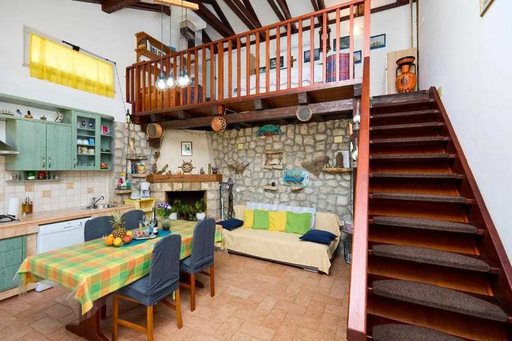 Prožura Duplex Apartment with Sea-View Balcony
