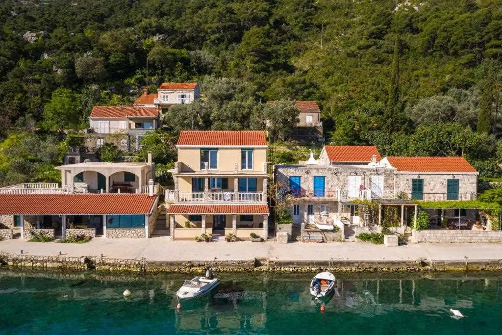 Prožura 1-Bedroom Apartment for 2 Guests