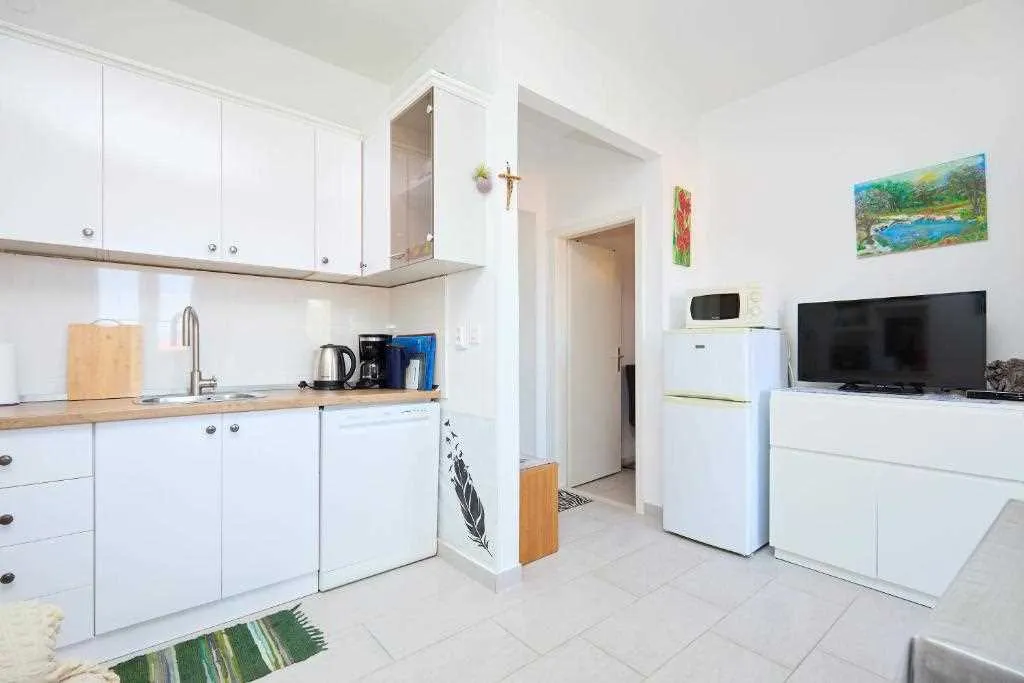 Prožura 1-Bedroom Apartment for 2 Guests