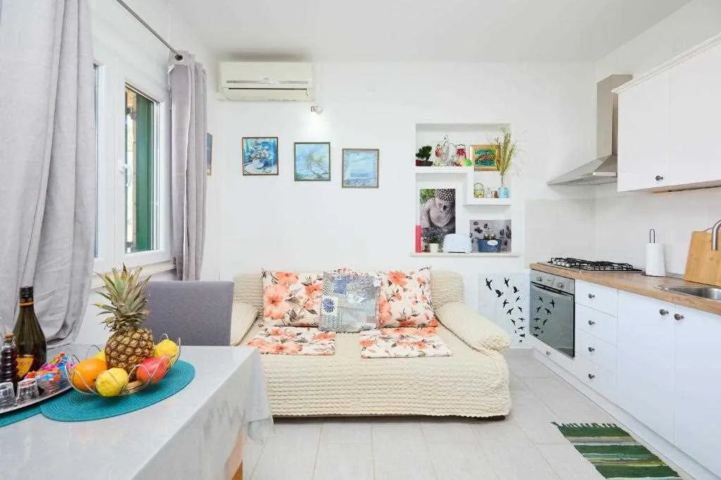 Prožura 1-Bedroom Apartment for 2 Guests
