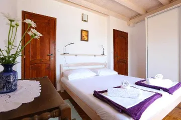 3-Bedroom Apartment in Prožura for 6 Guests