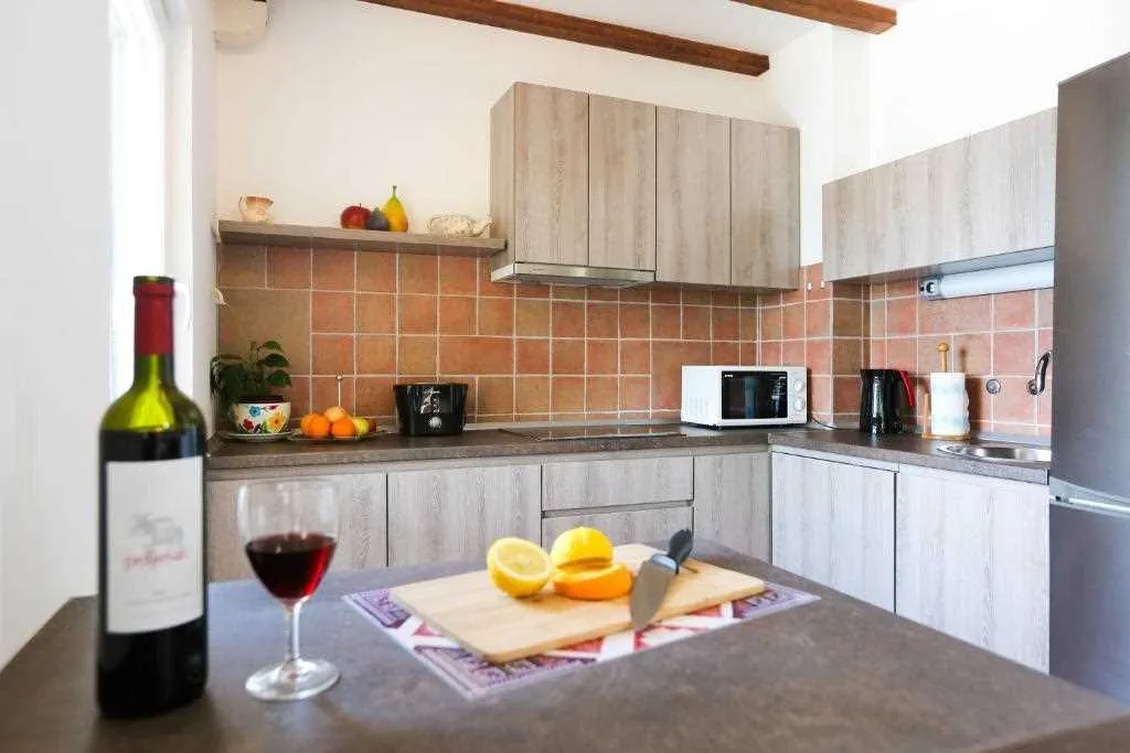 3-Bedroom Apartment in Prožura for 6 Guests