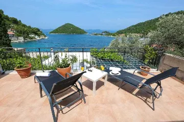 3-Bedroom Apartment in Prožura for 6 Guests