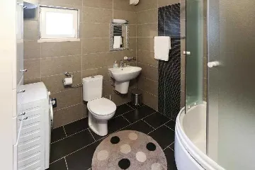 3-Bedroom Apartment in Prožura for 6 Guests