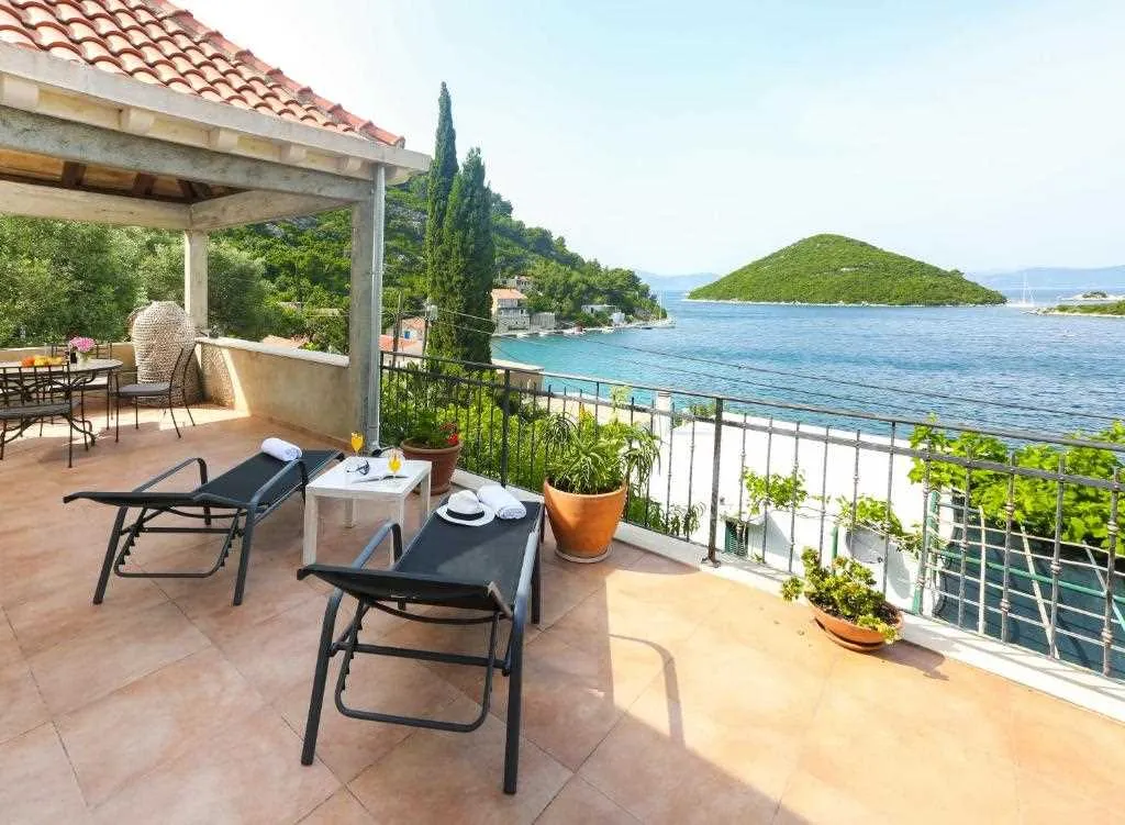 3-Bedroom Apartment in Prožura for 6 Guests