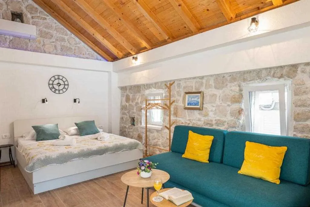 Tiny House with Terrace for 2 in Prožura