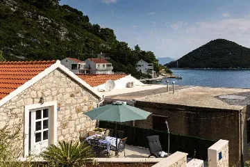 Tiny House with Terrace for 2 in Prožura