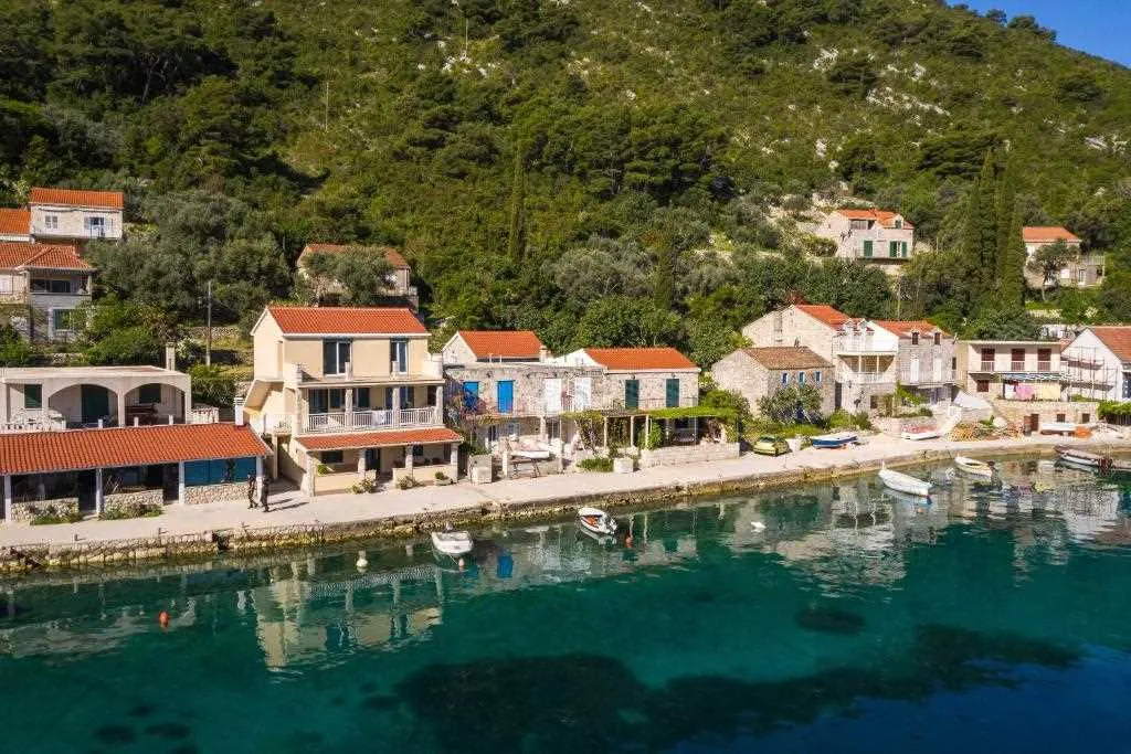 Tiny House with Terrace for 2 in Prožura