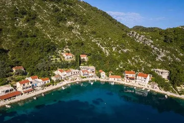 Tiny House with Terrace for 2 in Prožura