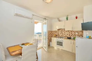 Apartment in Maranovići with Sea-View Balcony