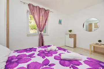 Apartment in Maranovići with Sea-View Balcony