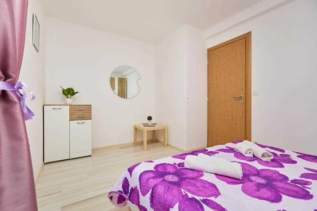 Apartment in Maranovići with Sea-View Balcony
