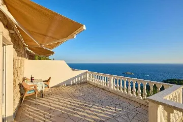 Apartment in Maranovići with Sea-View Balcony