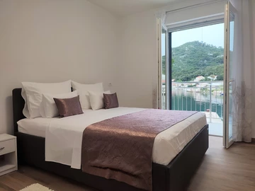 Okuklje 2-Bedroom Apartment for Up to 4