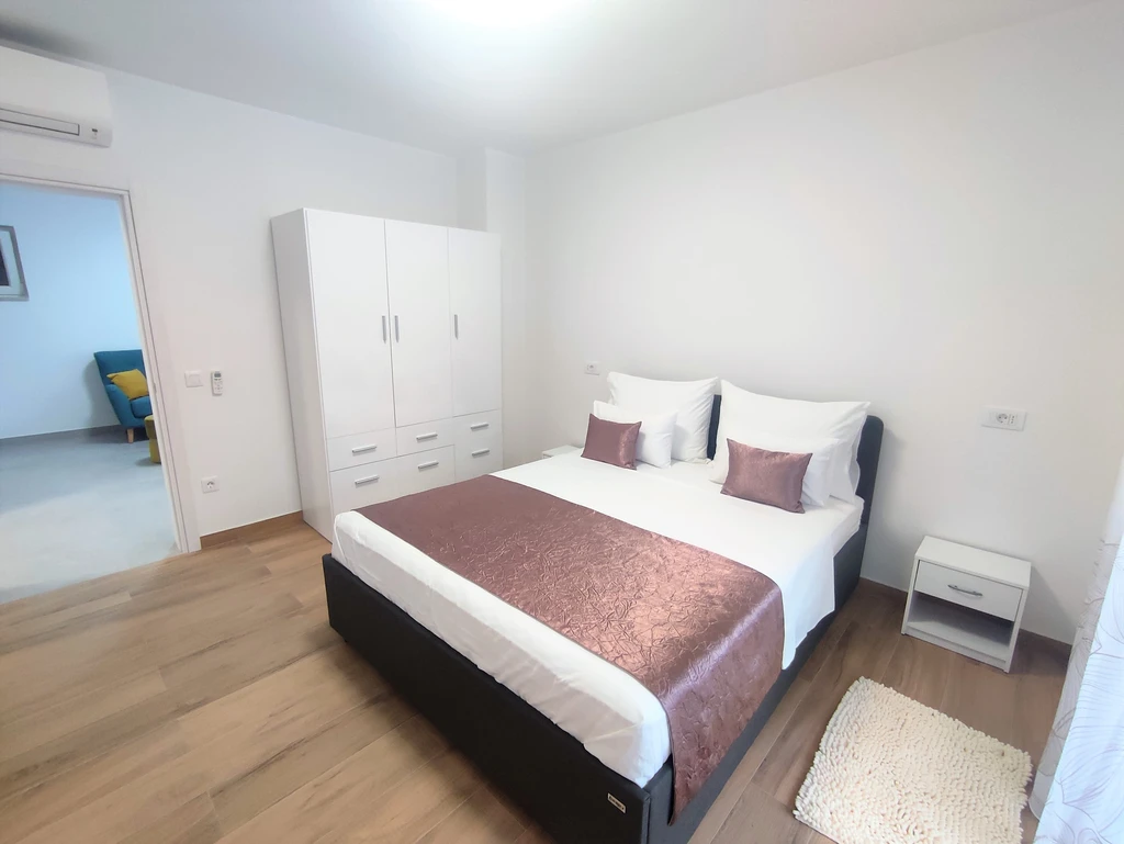 Okuklje 2-Bedroom Apartment for Up to 4