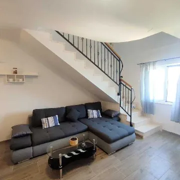 2-Bedroom Apartment for 4 in Babino Polje