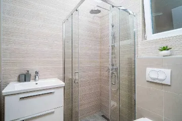 Pomena Apartment for 2 with Pool and Sea View