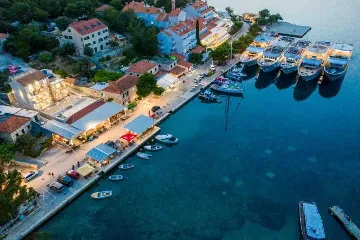 Pomena 2-Bedroom Apartment with Sea-View Balcony