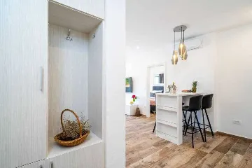 Pomena 2-Bedroom Apartment with Sea-View Balcony