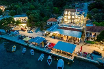 Pomena 2-Bedroom Apartment with Sea-View Balcony