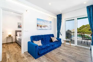 Pomena 2-Bedroom Apartment with Sea-View Balcony