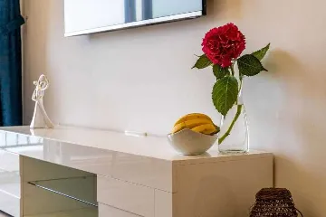 Pomena 2-Bedroom Apartment with Sea-View Balcony