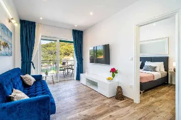 Pomena 2-Bedroom Apartment with Sea-View Balcony