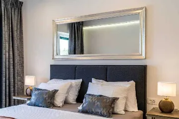 Pomena 2-Bedroom Apartment with Sea-View Balcony